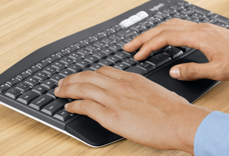 Logitech MK850 Performance Wireless Keyboard and Mouse Combo Genuine
