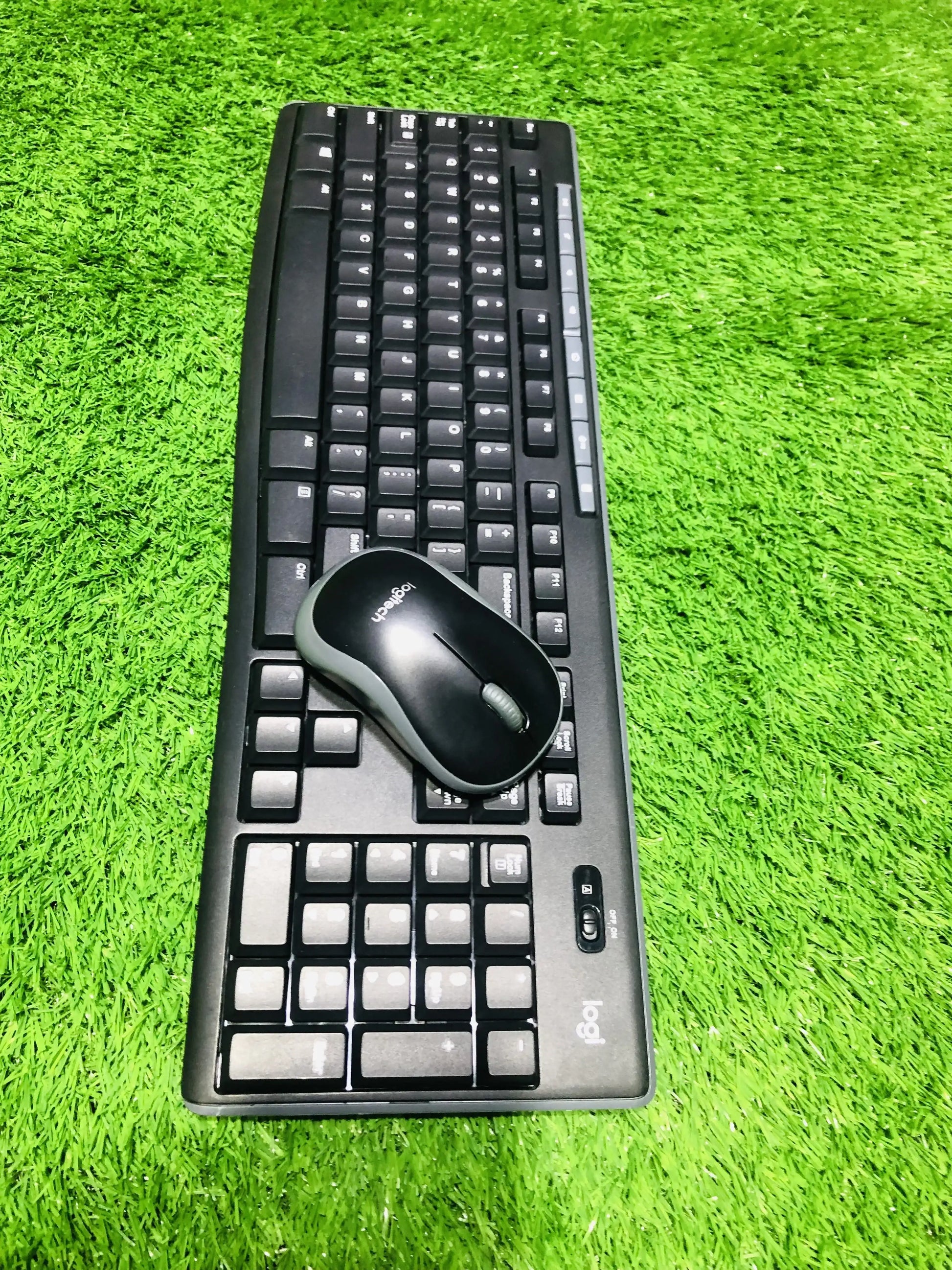 Logitech MK270 Wireless Keyboard and Mouse Combo Genuine Used
