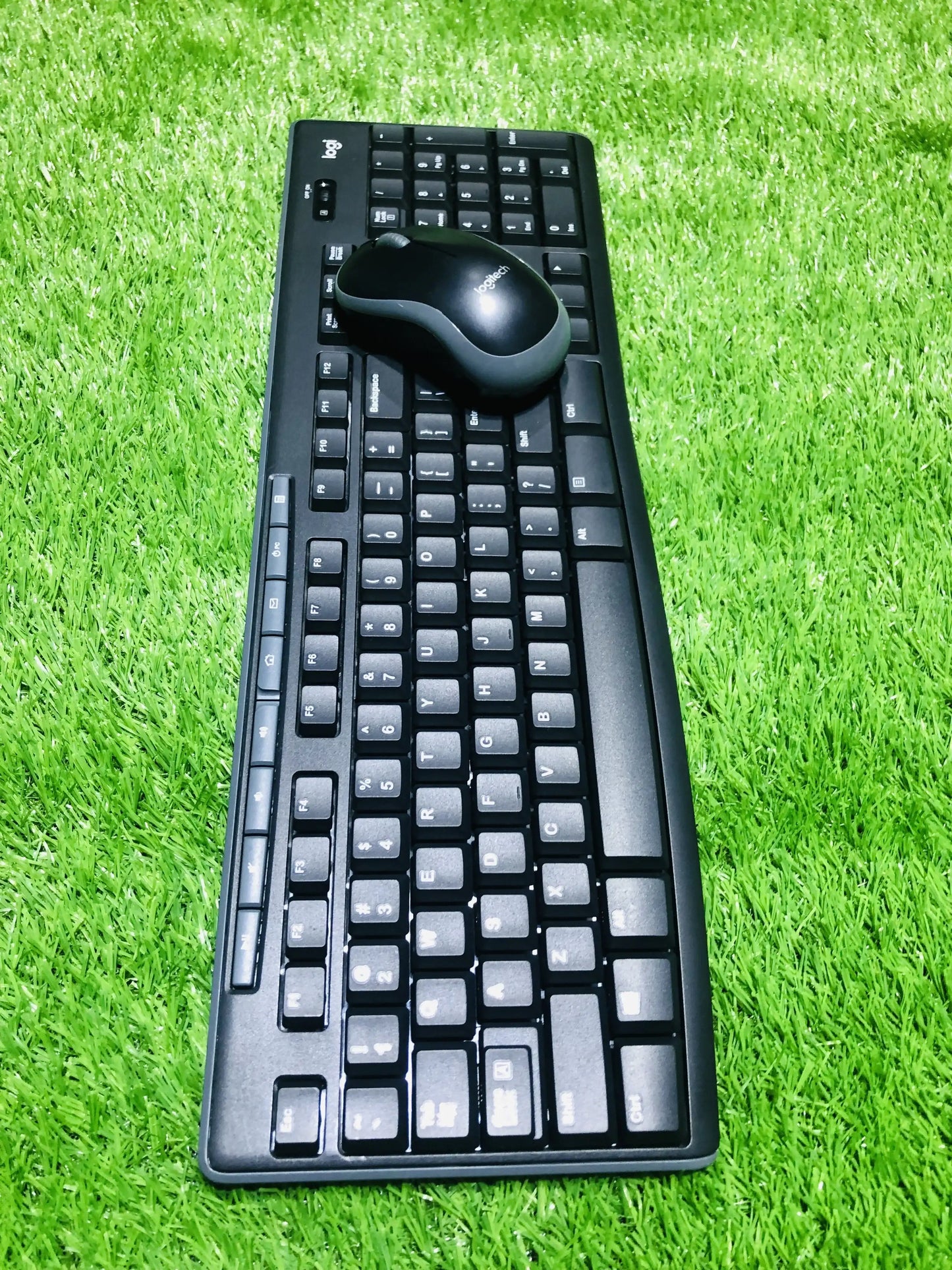 Logitech MK270 Wireless Keyboard and Mouse Combo Genuine Used