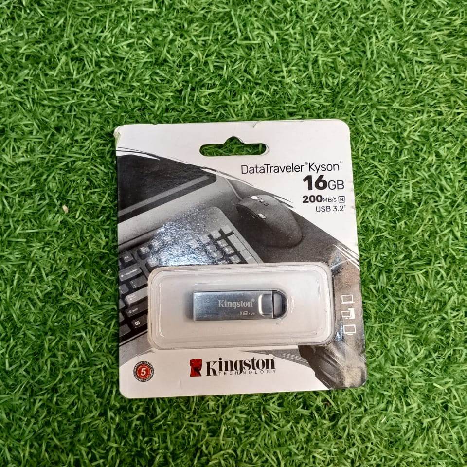 Kingston USB 16 GB (USB 3.2) - My Store